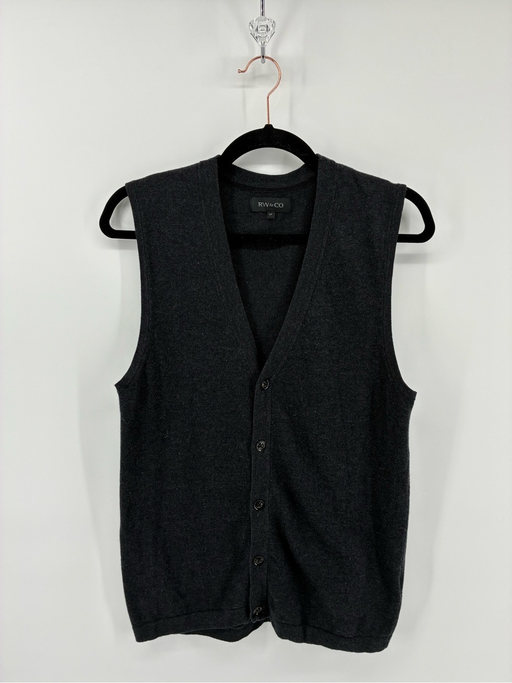 RW&CO. Charcoal Gray V-Neck Sleeveless Sweater Vest